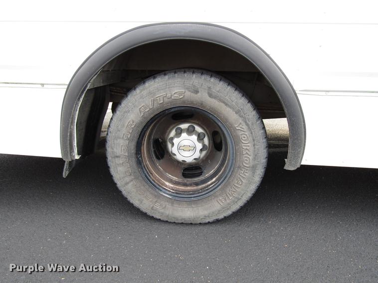 image for item DB6763 2003 Chevrolet Express G3500 school bus