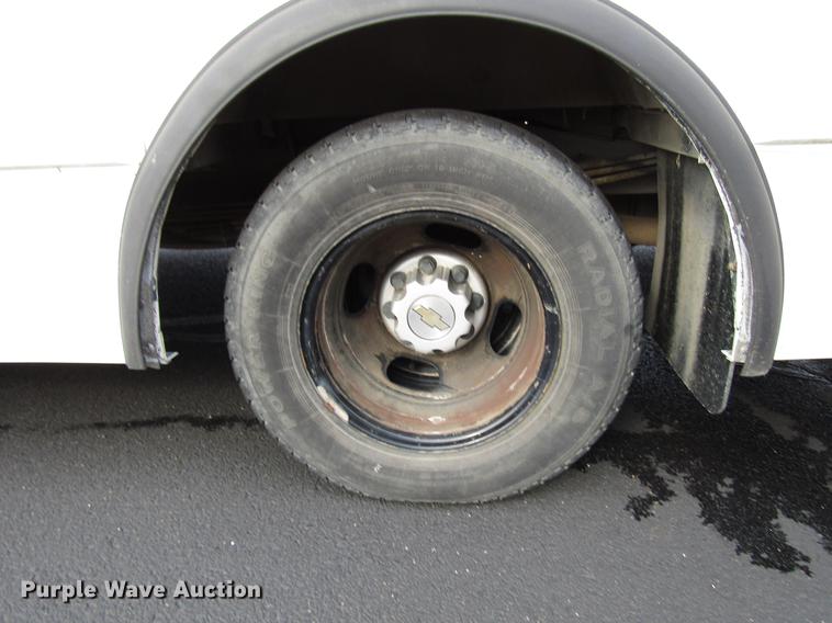 image for item DB6763 2003 Chevrolet Express G3500 school bus