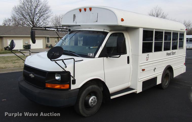 image for item DB6764 2003 Chevrolet Express G3500 school bus