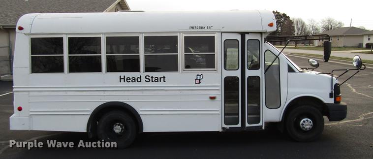 image for item DB6764 2003 Chevrolet Express G3500 school bus