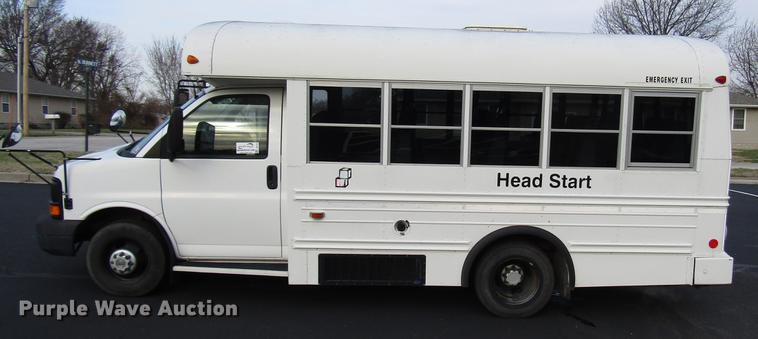 image for item DB6764 2003 Chevrolet Express G3500 school bus