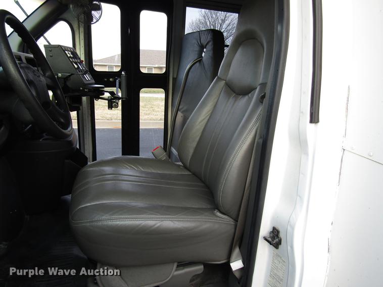 image for item DB6764 2003 Chevrolet Express G3500 school bus