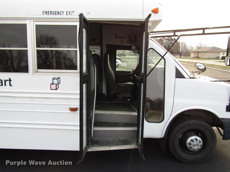 image for item DB6764 2003 Chevrolet Express G3500 school bus