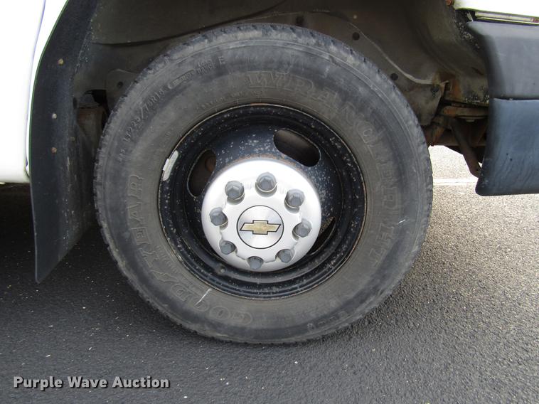 image for item DB6764 2003 Chevrolet Express G3500 school bus