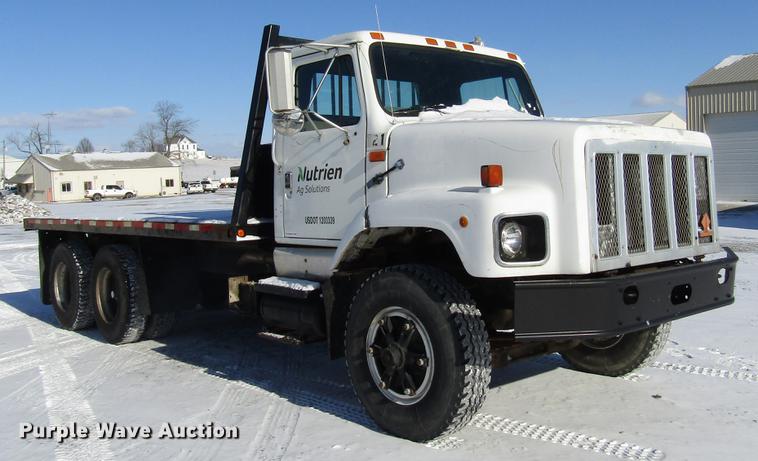 image for item DB6896 1989 International F2674 flatbed truck