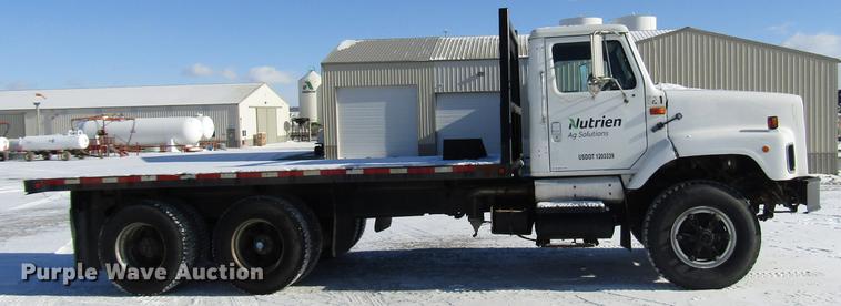 image for item DB6896 1989 International F2674 flatbed truck
