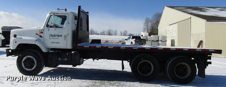 image for item DB6896 1989 International F2674 flatbed truck