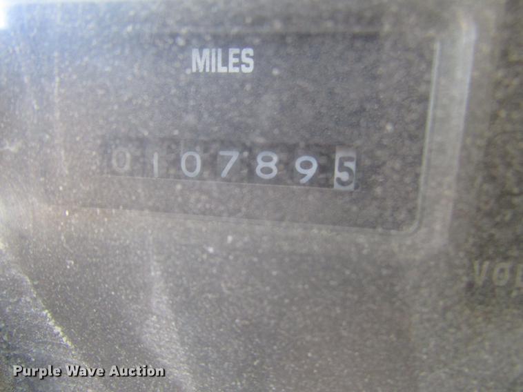 image for item DB6896 1989 International F2674 flatbed truck