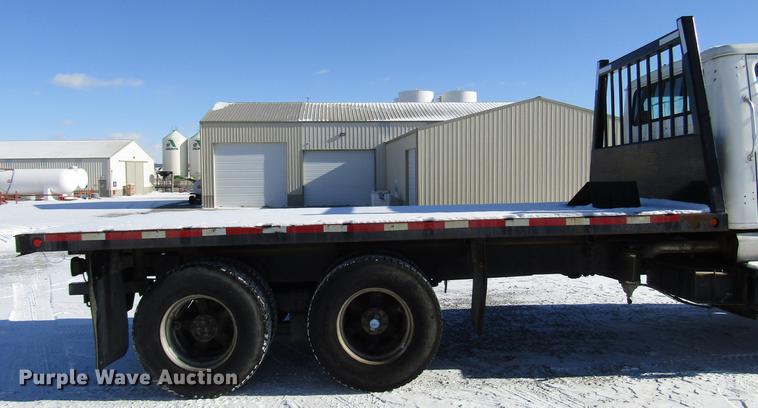 image for item DB6896 1989 International F2674 flatbed truck