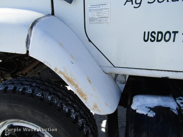 image for item DB6896 1989 International F2674 flatbed truck