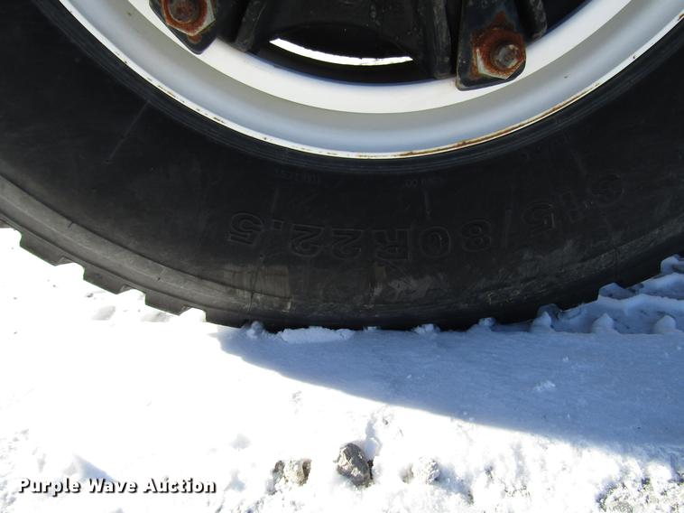 image for item DB6896 1989 International F2674 flatbed truck