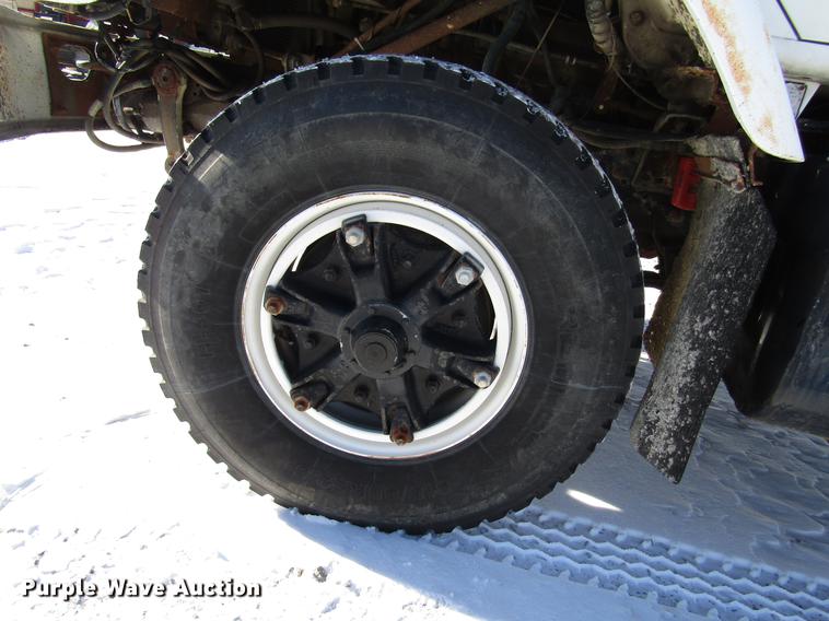 image for item DB6896 1989 International F2674 flatbed truck