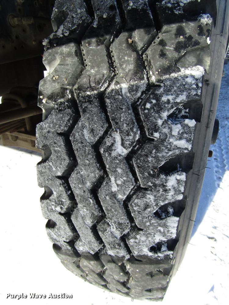 image for item DB6896 1989 International F2674 flatbed truck