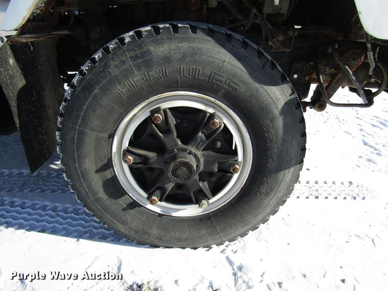 image for item DB6896 1989 International F2674 flatbed truck