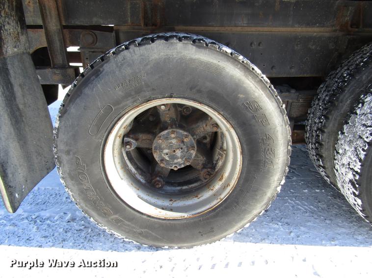 image for item DB6896 1989 International F2674 flatbed truck