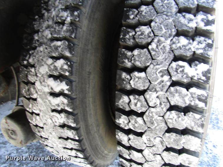 image for item DB6896 1989 International F2674 flatbed truck