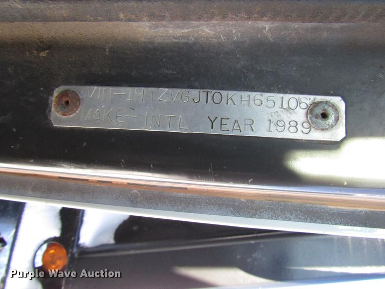 image for item DB6896 1989 International F2674 flatbed truck