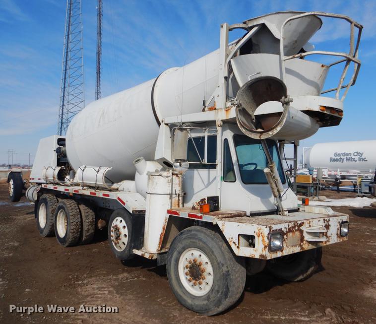 image for item DD5877 1999 Oshkosh S2346 ready mix truck