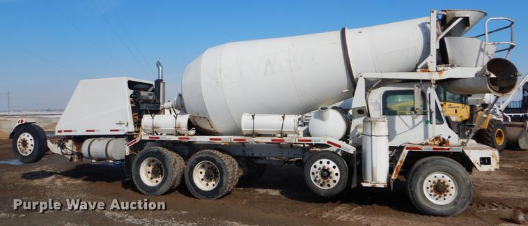 image for item DD5877 1999 Oshkosh S2346 ready mix truck