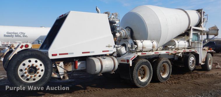 image for item DD5877 1999 Oshkosh S2346 ready mix truck