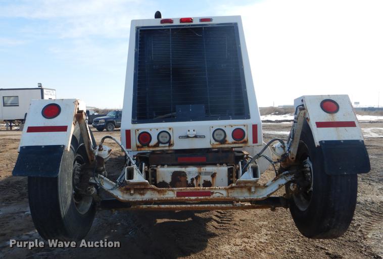 image for item DD5877 1999 Oshkosh S2346 ready mix truck