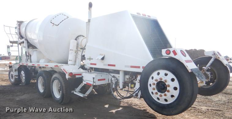 image for item DD5877 1999 Oshkosh S2346 ready mix truck