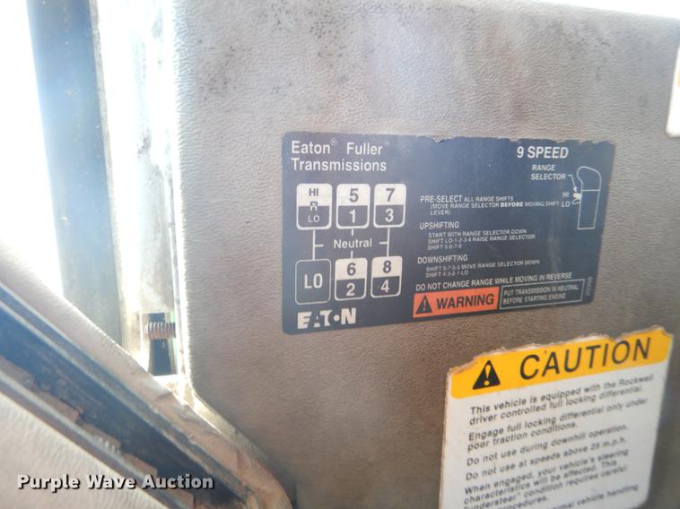 image for item DD5877 1999 Oshkosh S2346 ready mix truck