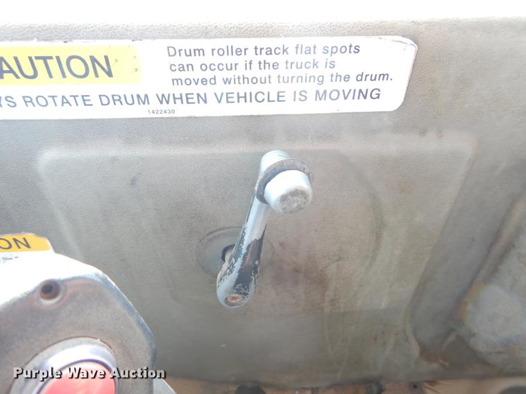 image for item DD5877 1999 Oshkosh S2346 ready mix truck