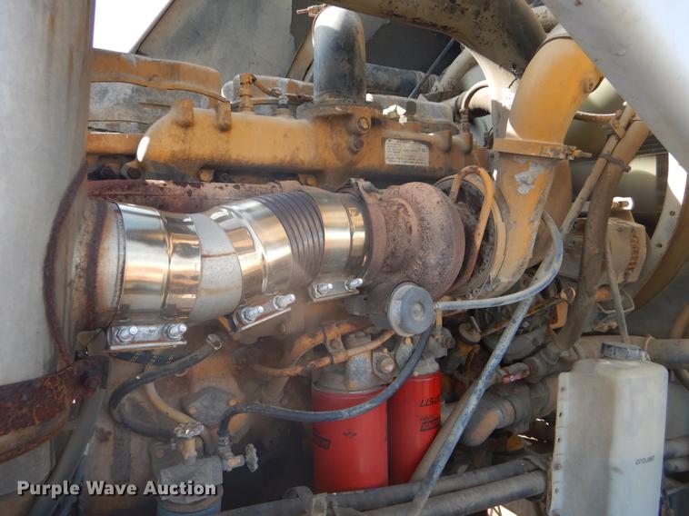 image for item DD5877 1999 Oshkosh S2346 ready mix truck