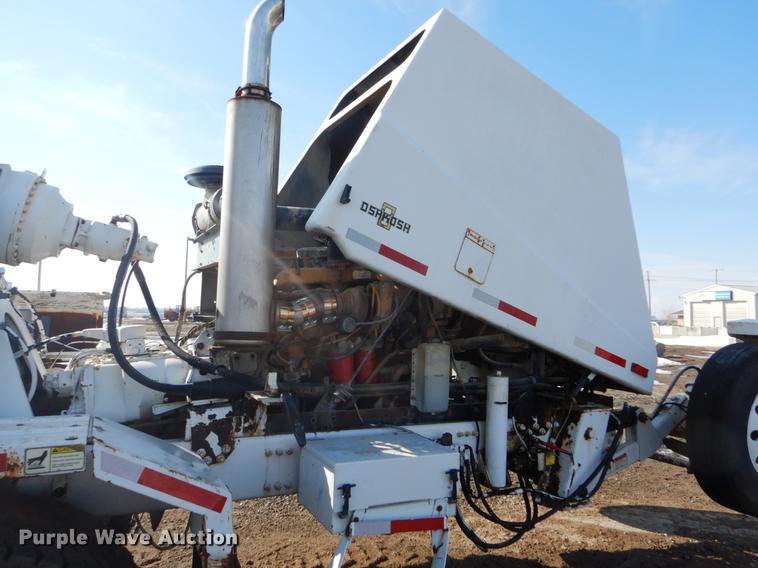 image for item DD5877 1999 Oshkosh S2346 ready mix truck