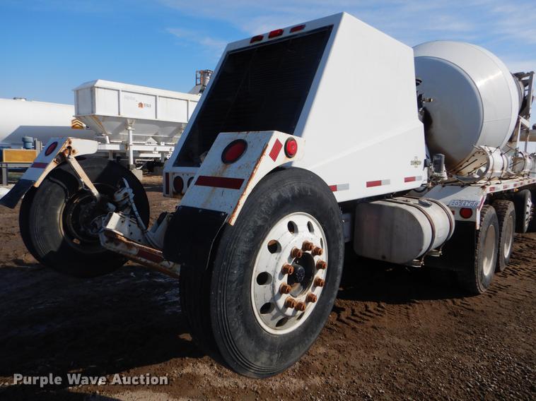 image for item DD5877 1999 Oshkosh S2346 ready mix truck