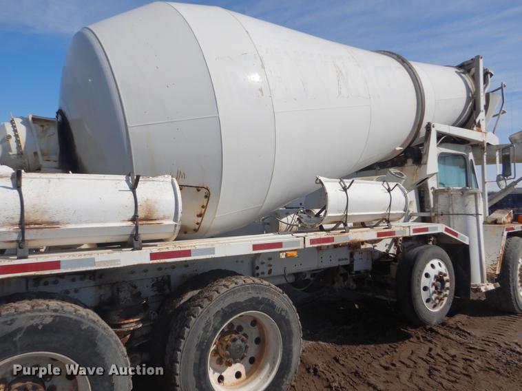 image for item DD5877 1999 Oshkosh S2346 ready mix truck