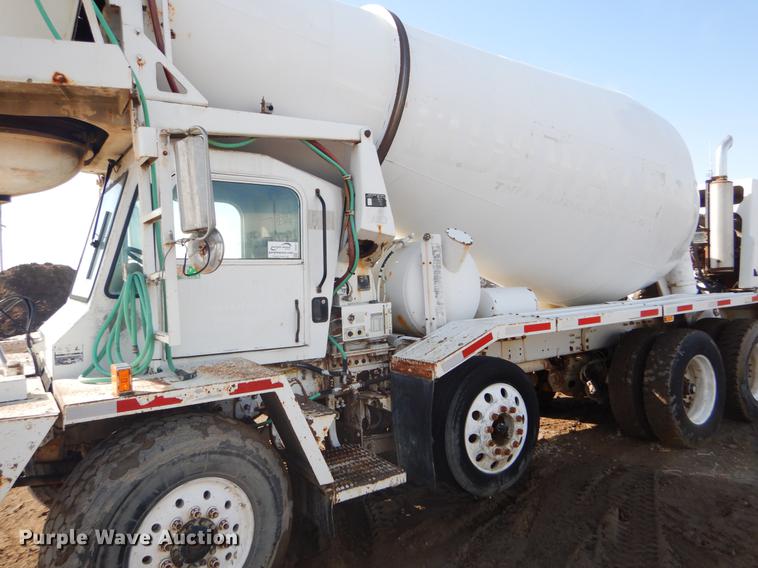 image for item DD5877 1999 Oshkosh S2346 ready mix truck