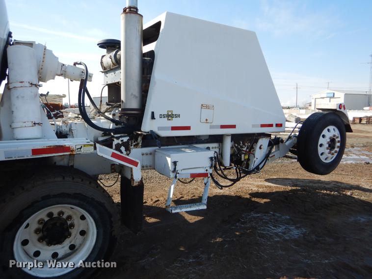 image for item DD5877 1999 Oshkosh S2346 ready mix truck