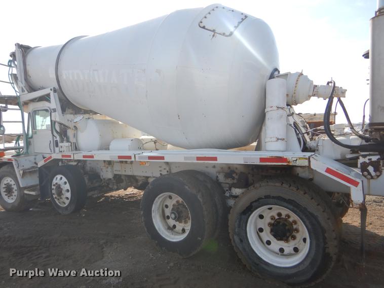 image for item DD5877 1999 Oshkosh S2346 ready mix truck