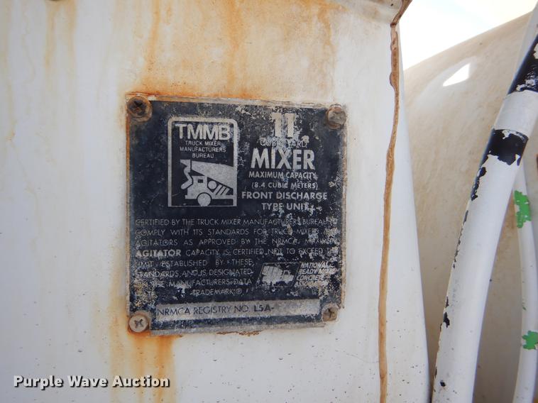 image for item DD5877 1999 Oshkosh S2346 ready mix truck