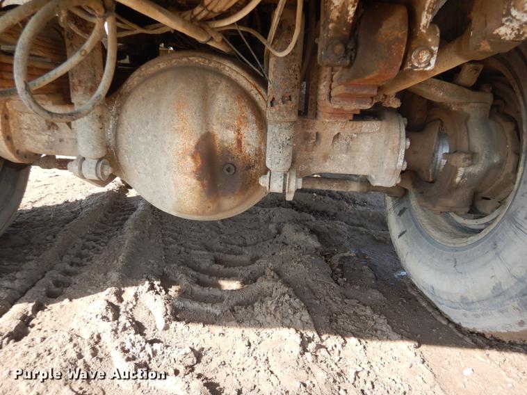 image for item DD5877 1999 Oshkosh S2346 ready mix truck