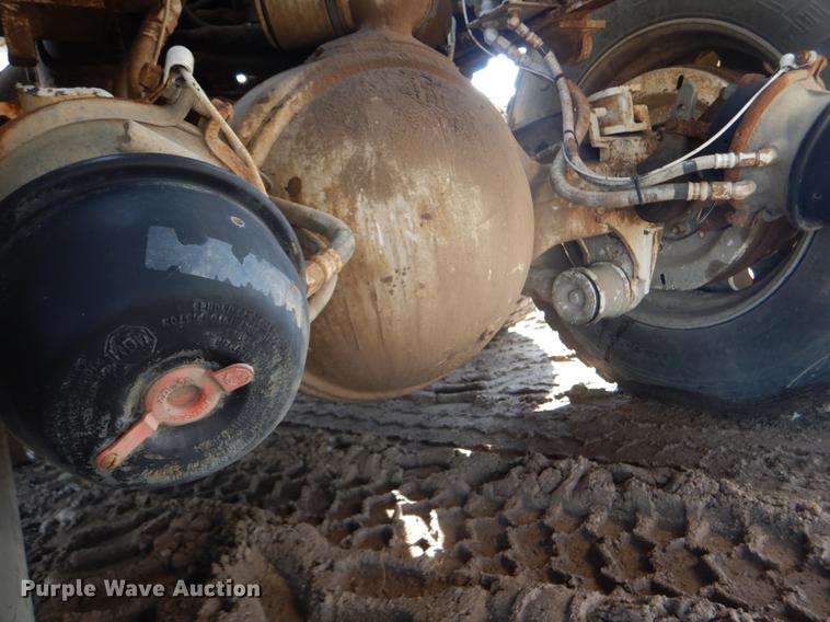 image for item DD5877 1999 Oshkosh S2346 ready mix truck