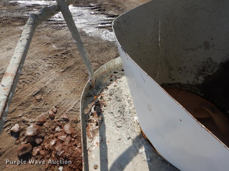 image for item DD5877 1999 Oshkosh S2346 ready mix truck