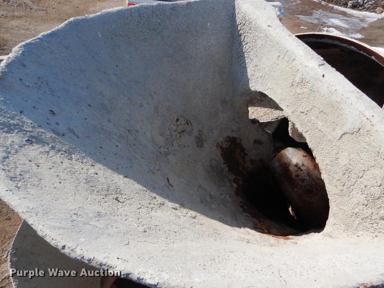 image for item DD5877 1999 Oshkosh S2346 ready mix truck