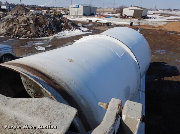 image for item DD5877 1999 Oshkosh S2346 ready mix truck