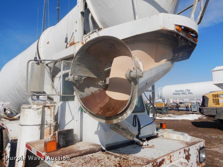 image for item DD5877 1999 Oshkosh S2346 ready mix truck