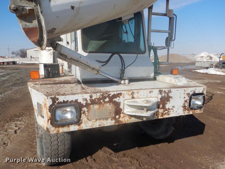 image for item DD5877 1999 Oshkosh S2346 ready mix truck