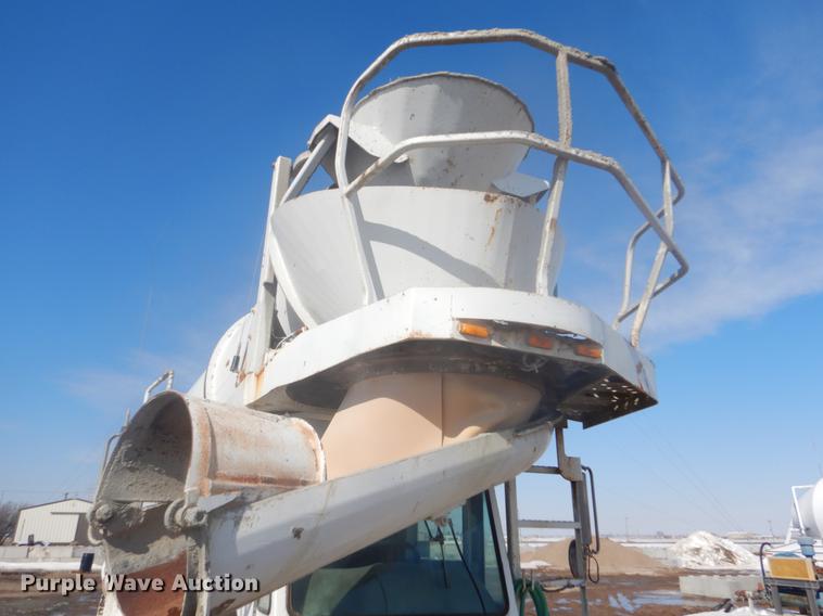 image for item DD5877 1999 Oshkosh S2346 ready mix truck