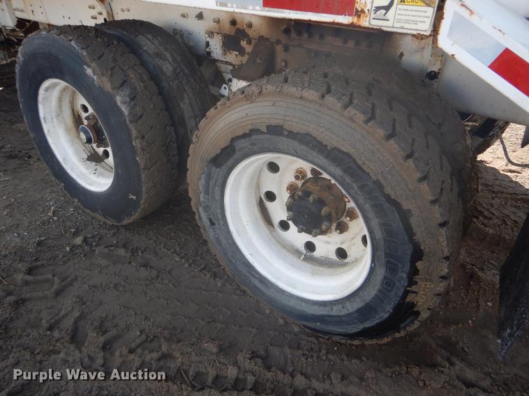 image for item DD5877 1999 Oshkosh S2346 ready mix truck