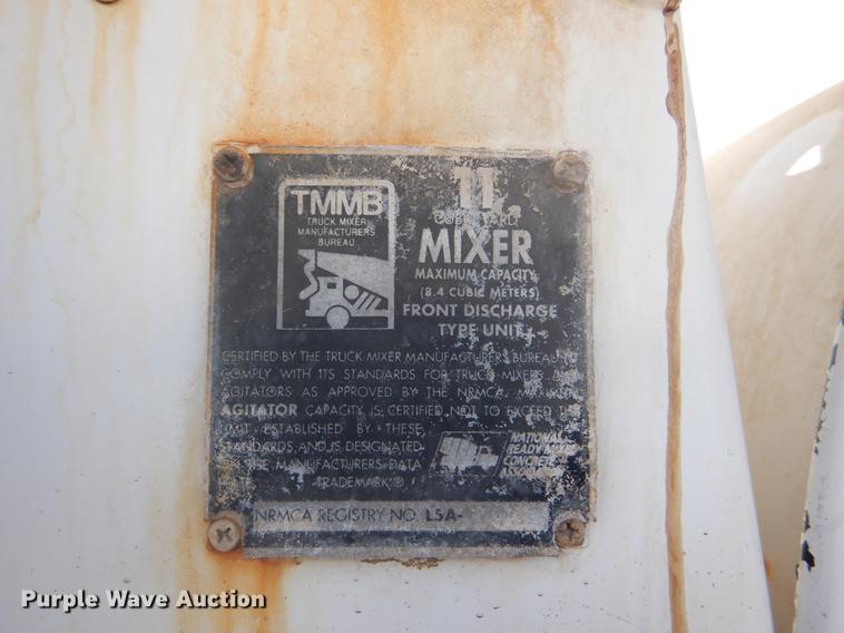 image for item DD5877 1999 Oshkosh S2346 ready mix truck