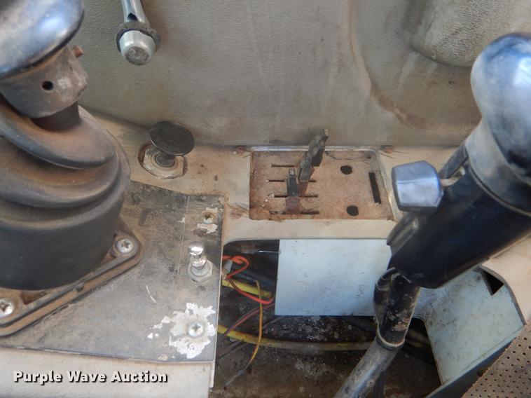 image for item DD5877 1999 Oshkosh S2346 ready mix truck