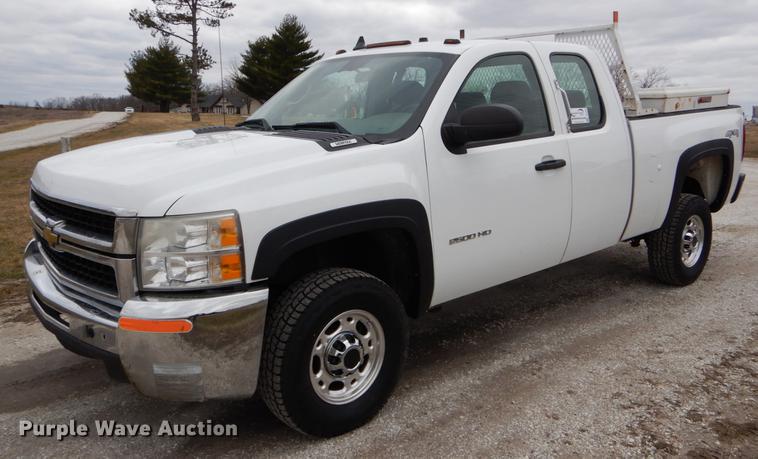 image for item DE6056 2010 Chevrolet Silverado 2500HD Ext. Cab pickup truck