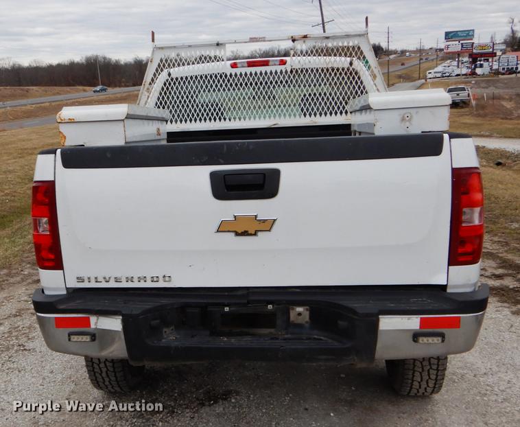 image for item DE6056 2010 Chevrolet Silverado 2500HD Ext. Cab pickup truck