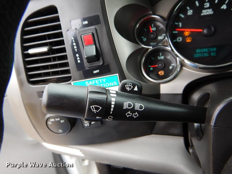 image for item DE6056 2010 Chevrolet Silverado 2500HD Ext. Cab pickup truck